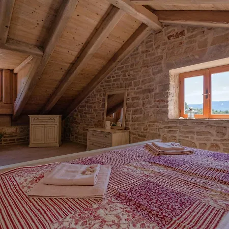 Clemency Stari Grad (Hvar)