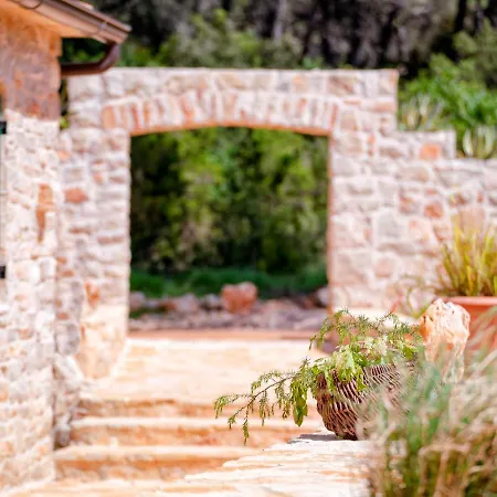 Villa Clemency